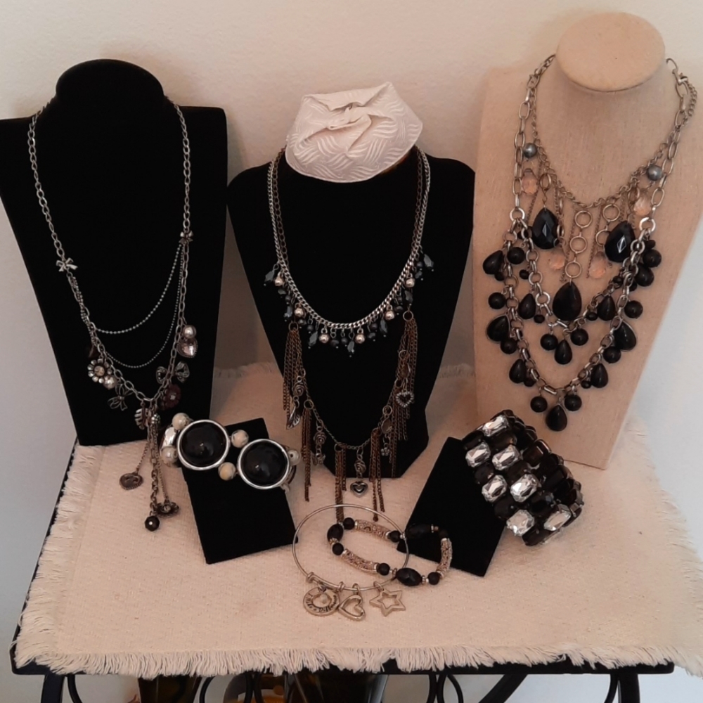 BLACK & SILVER JEWELRY*PAST& PRESENT